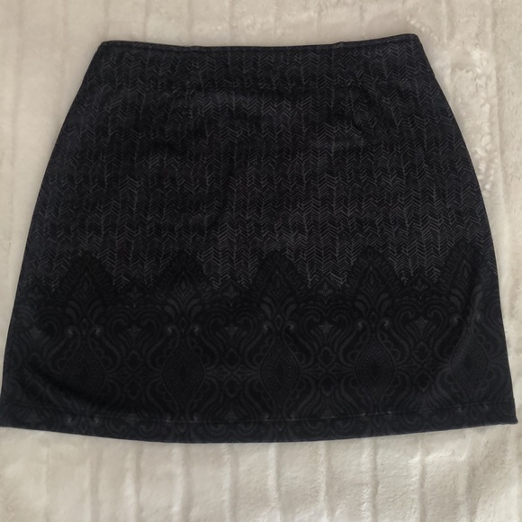 Athleta Yoga Skirt - Picture 2 of 3